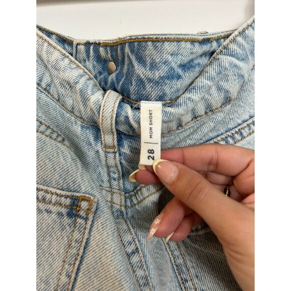 PacSun Stretch Light Indigo Roll Cuff Denim Mom Shorts - Picture 4 of 4